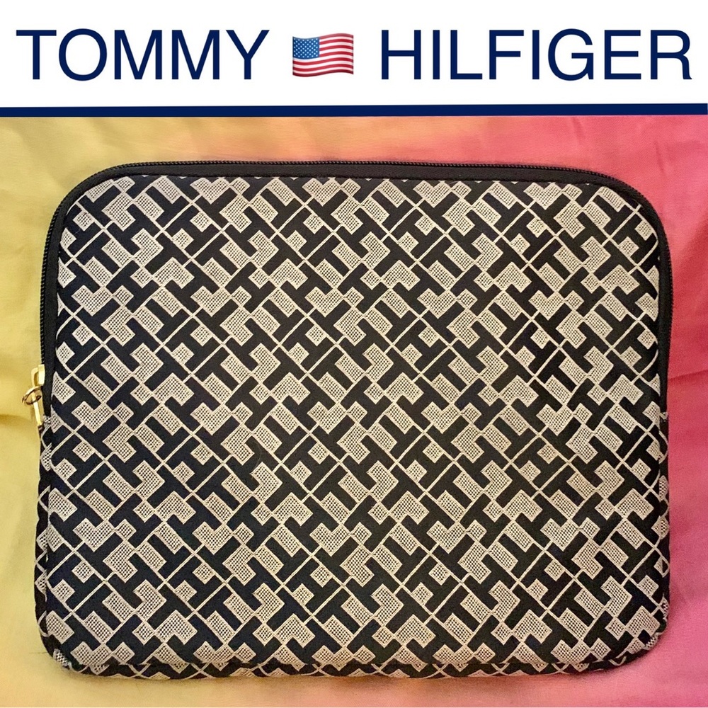 Tommy Hilfiger Tablet Zip Case Pouch